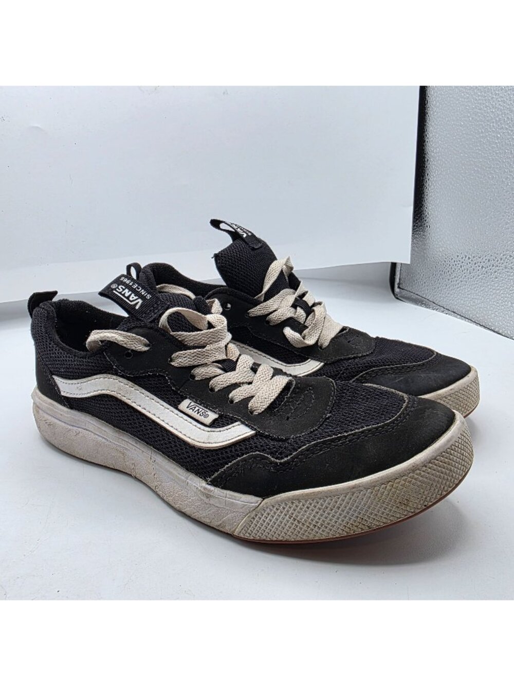 Vans Range EXP Kids Size 6 Black White Athletic Shoes Running Walking School
